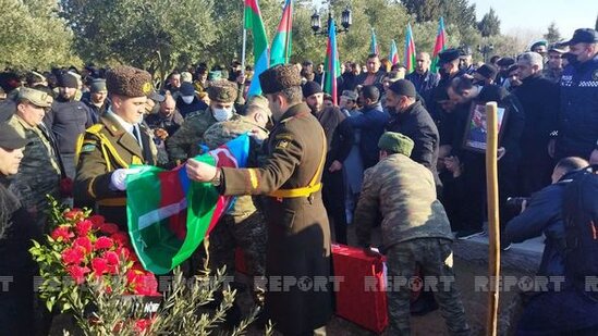 Kəlbəcərdə şəhid olan hərbi qulluqçu dəfn edilib - YENİLƏNİB + FOTO
