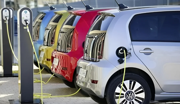 Elektromobil sahiblərinin NƏZƏRİNƏ: Çin istehsalı olan maşınlar daha çox risk altındadır