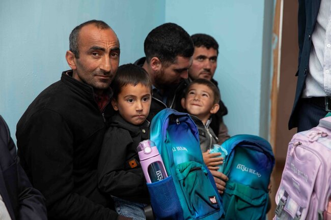 "Daşlı bulaq" kənd məktəblilərini sevindirdi