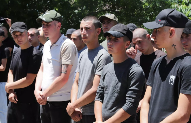 Ermənistan hökuməti hərbi xidmətə çağırış yaşını 37-yə qaldırmaq haqqında düşünür