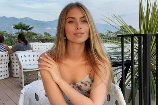 Sofiya Rotarunun nəvəsi sevgilisi ilə görün harda dincəlir - FOTO