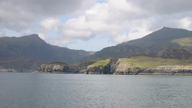 Britaniyada bir ev qiymətinə gözəl ada satılır