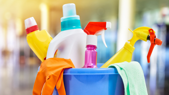 Qış təmizliyində gizli təhlükə: Mütəxəssislər "qətiyyən qarışdırmayın" deyə xəbərdarlıq edir