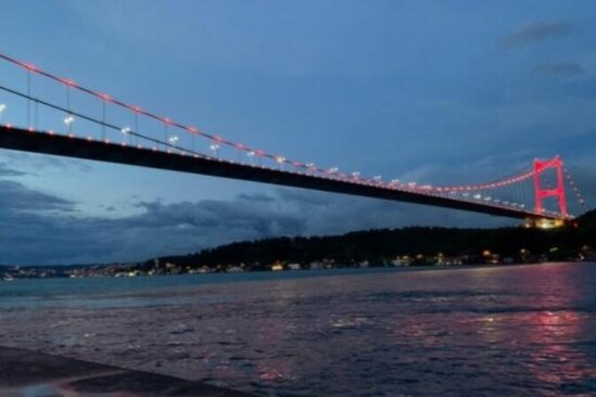 İstanbulun rəmzləri Azərbaycan bayrağının rəngləri ilə işıqlandırıldı - VİDEO