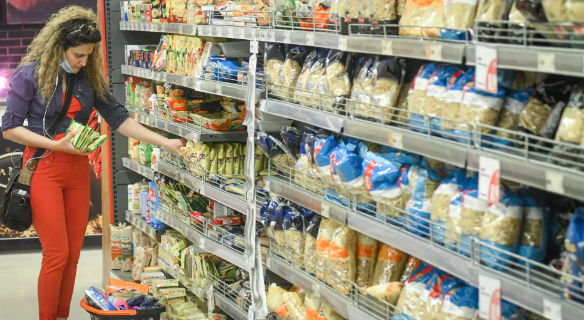 Vitrin və kassa qiymətləri arasındakı FƏRQ: Mağazalar alıcını aldadır? - Açıqlama