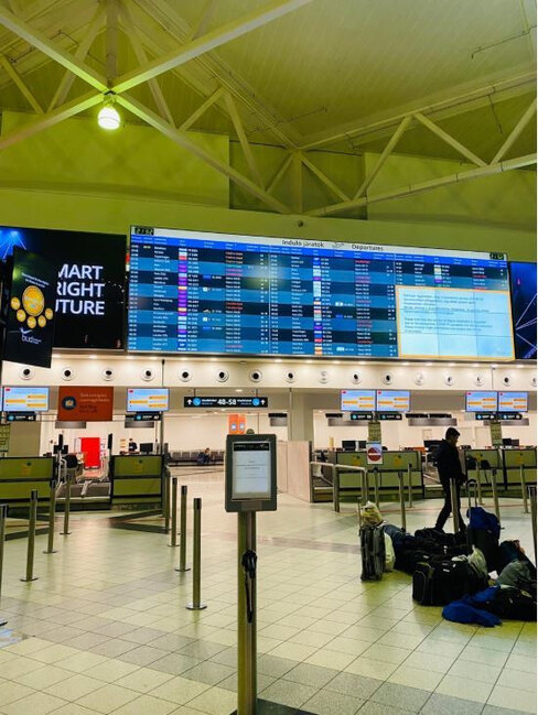 Macarıstandan Azərbaycana təyyarə reysi təxirə salındı, həmvətənlərimiz çətin vəziyyətlə üzləşdi - FOTO
