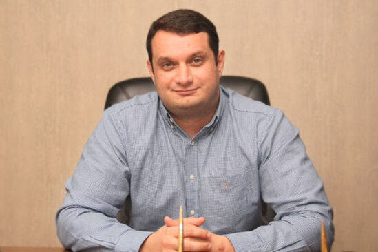 Nazirliyə məxsus hospitalın baş həkiminin məhkəməsi: "VIP korpusu" 3 min manata satıb