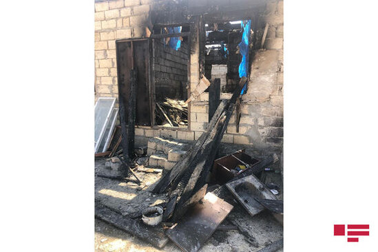 Sumqayıtda spirtli içki aludəçisi olan ata oğlunun evini yandırdı - FOTO