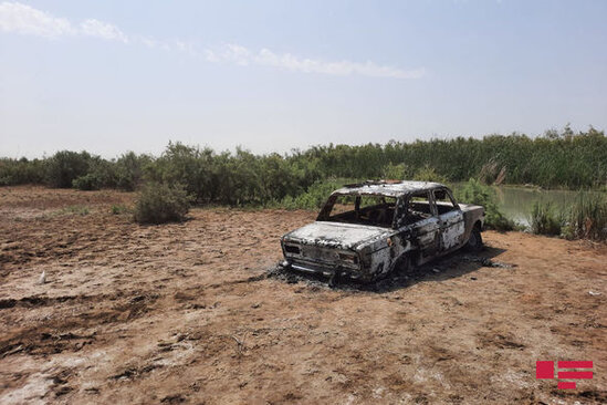 Şirvanda narkoman avtomobili oğurlayaraq yandırdı – FOTO