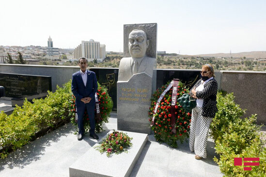 Yaşar Nurinin yubileyi məzarı başında qeyd edildi - FOTO