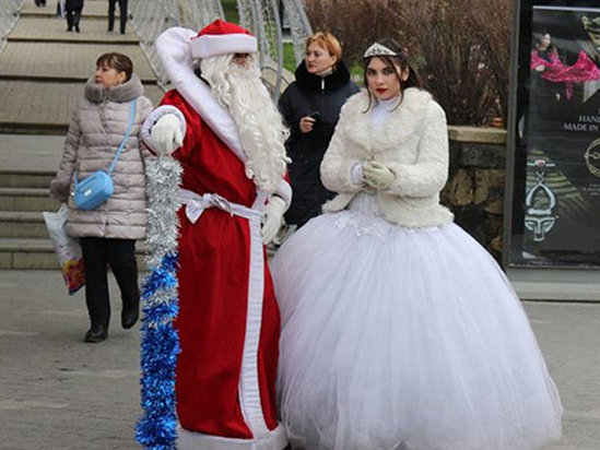 "Dedi ki, gəl gecənə 50 manat verim" - Qar qız libasında təmizlikçi