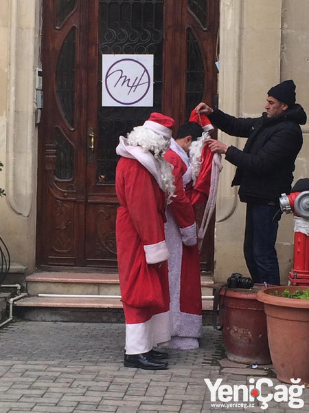 "Dedi ki, gəl gecənə 50 manat verim" - Qar qız libasında təmizlikçi
