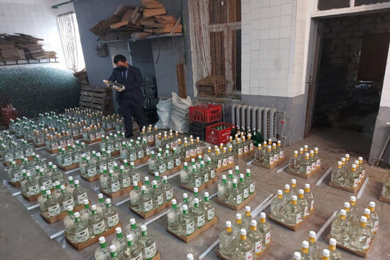 Ağstafada qanunsuz fəaliyyət göstərən limonad və spirtli içkilərin istehsalı müəssisəsi aşkarlanıb - FOTO