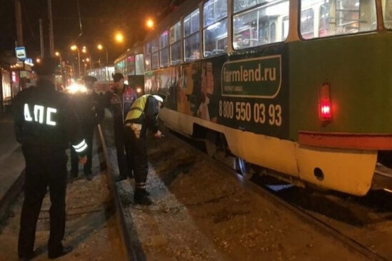 DƏHŞƏT: Tramvay azyaşlını İKİYƏ BÖLDÜ
