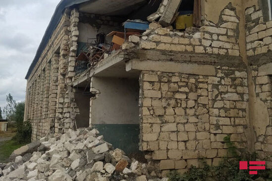 Bərdədə məktəb uçub - FOTO