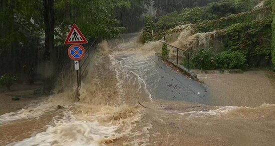 Dəhşətli yağış yağdı: Evlər dağılır, qaçmağa yer yoxdur-FOTO