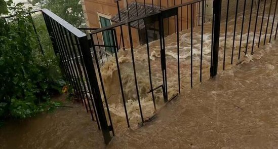 Dəhşətli yağış yağdı: Evlər dağılır, qaçmağa yer yoxdur-FOTO