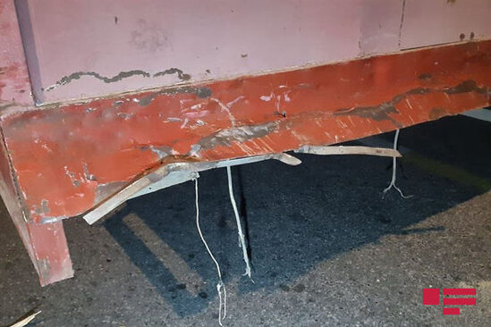 Bakıda DƏHŞƏTLİ QƏZA: Minik avtomobili deformasiyaya uğradı - FOTO + VİDEO