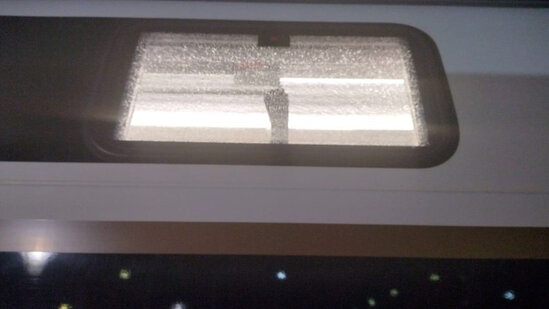 Bakı-Sumqayıt qatarını daşlayan azyaşlılar TUTULDU - VİDEO