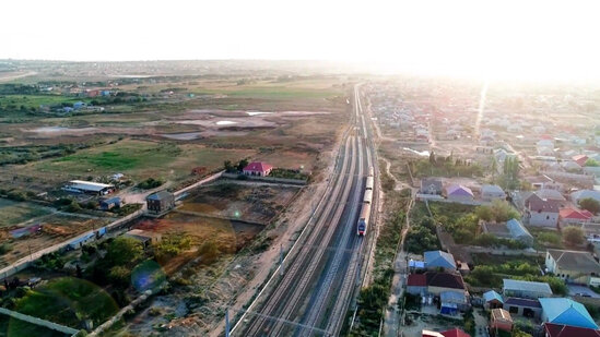 Bakı-Sumqayıt qatarını daşlayan azyaşlılar TUTULDU - VİDEO