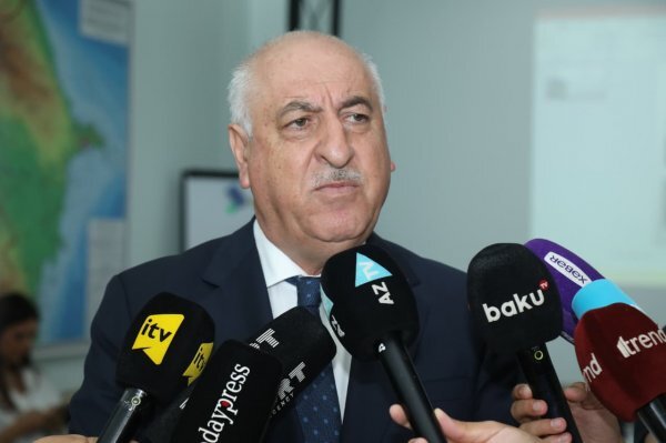 Ələtdə çay məcrasının dəyişdirilməsi və yol qovşağının inşası zamanı ağaclar köçürüləcək