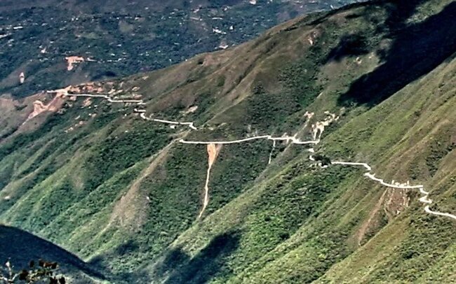 60 km-lik "ölüm yolu": Niyə hələ də turistləri cəlb edir?
