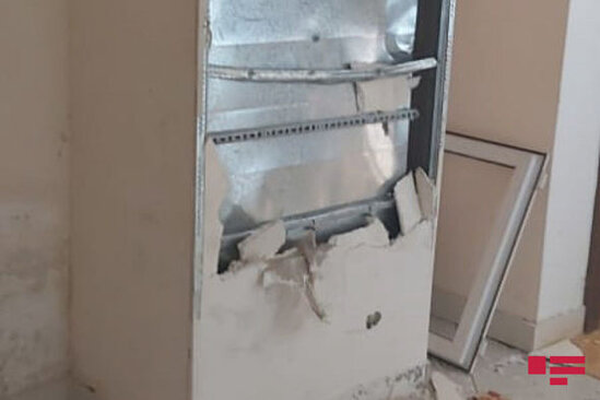 Azərbaycanda məktəbə hücum etdilər - FOTO