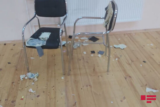 Azərbaycanda məktəbə hücum etdilər - FOTO