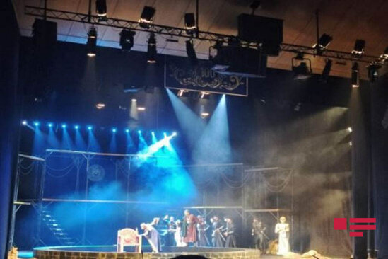 "İsgəndərə yeni namə" tamaşası nümayiş olunub - FOTO