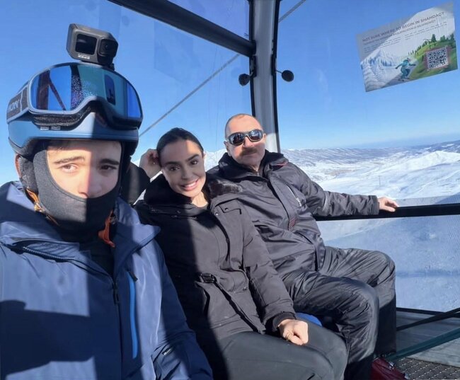 Prezident nəvələri ilə Şahdağda xizək sürdü - FOTOLAR