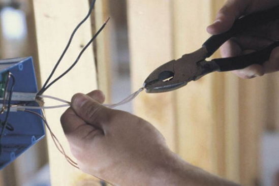 Azərbaycanda bədbəxt hadisə: fəhləni "tok" vurdu