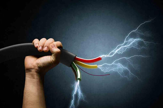 Goranboy sakinini elektrik cərəyan vurdu