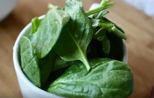 Siqaret çəkənlərin NƏZƏRİNƏ: Bu 6 məhsuldan istifadə vacibdir