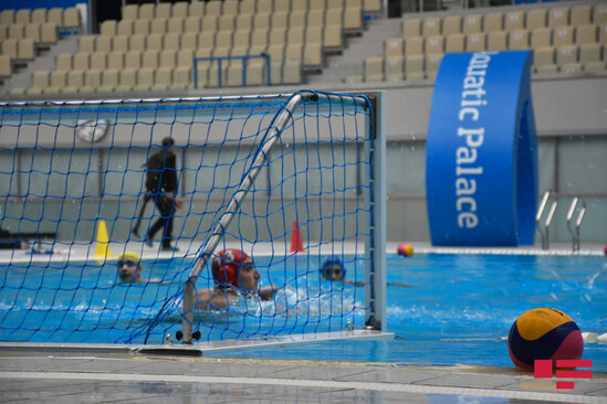 Ayağını ayı dişləyən xanım üzərək necə xilas oldu? – REPORTAJ