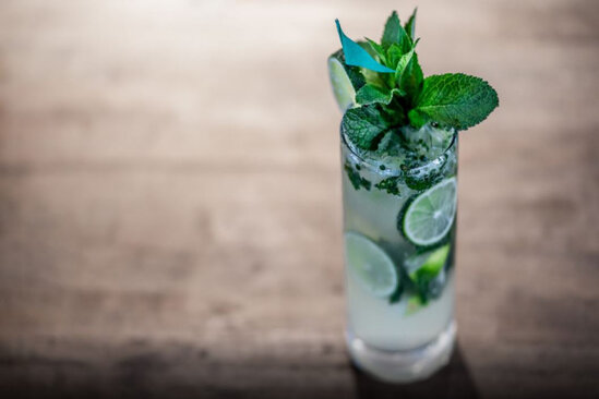 Uşağa restoranda şirə yerinə araq verdilər