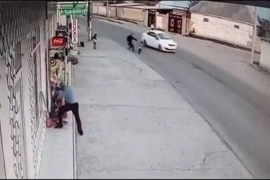 Bakıda azyaşlı son anda ölümdən döndü - ANBAAN VİDEO