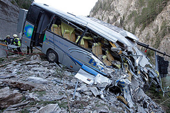 Avtobus qəzaya uğradı: 11 ölü