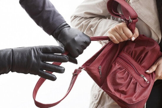 Ata oğlu ilə birləşib qadını QARƏT ETDİ