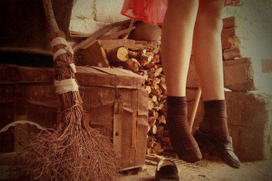 Üç uşaq anası ÖZÜNÜ ASDI