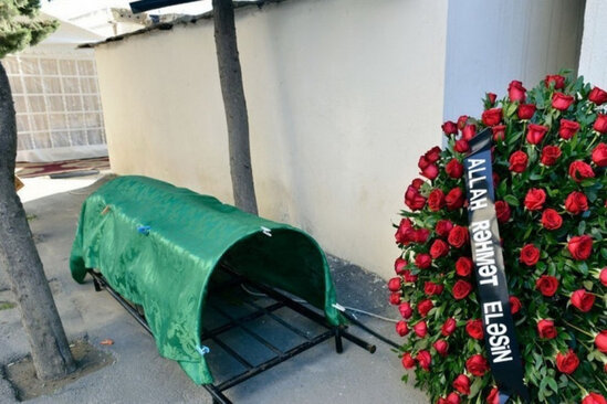 Tanınmış baş redaktor VƏFAT ETDİ