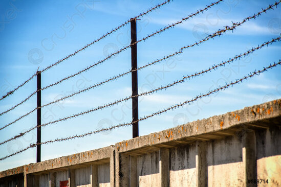 Bu 2 ölkə arasında sərhəd dirəkləri yığışdırılır