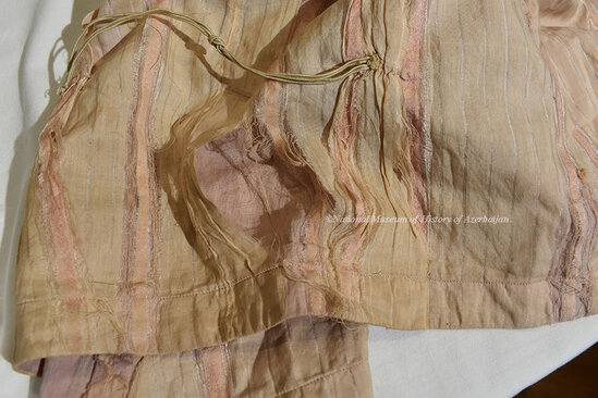 Xurşidbanu Natəvanın əl işi olan köynək bərpa edilir - FOTO