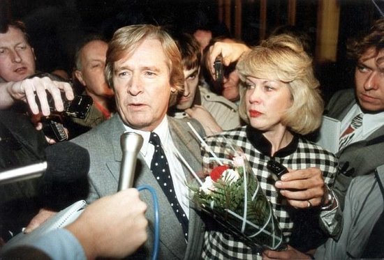 Məşhur aktyorun qızı dünyasını dəyişdi