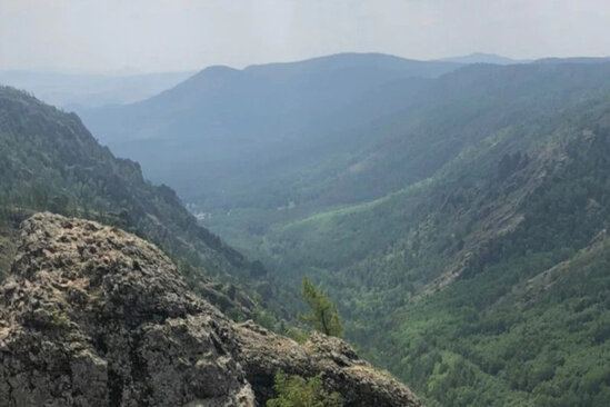 Yaşlı kişi qayadan yıxılıb öldü