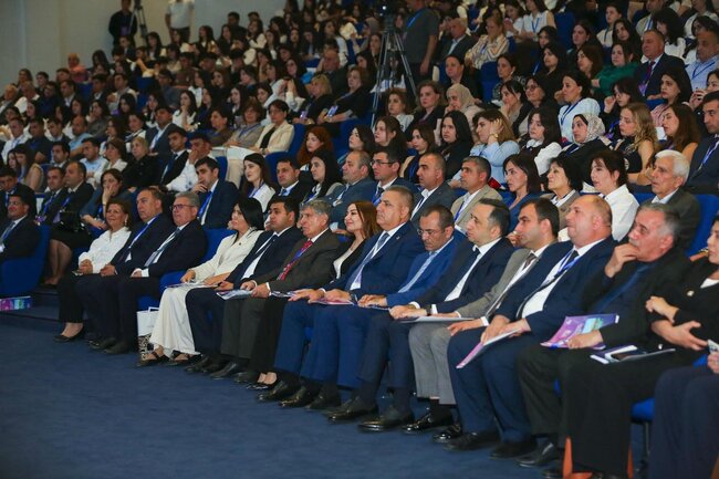 Mingəçevir Dövlət Universitetində beynəlxalq elmi platforma: 23 ölkənin alim və tədqiqatçılarını bir araya gətirən konfrans başa çatdı