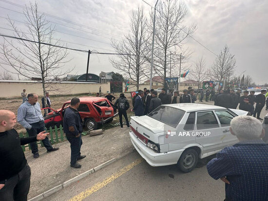 Ağdamda iki avtomobil toqquşub: Sürücü ağır yaralanıb - FOTO