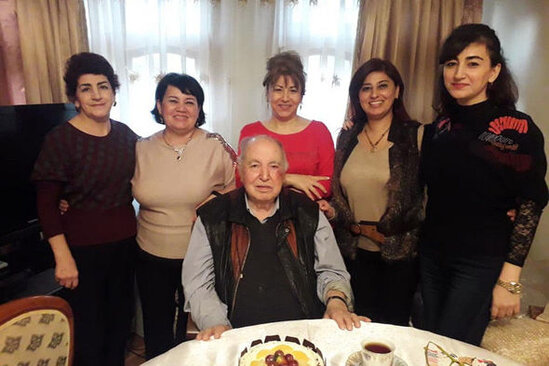 Ailəsi onu atdı, özündən 30 yaş kiçik tələbəsini aldı – Bu gün ölən Xalq artistinin həyat hekayəsi - FOTO