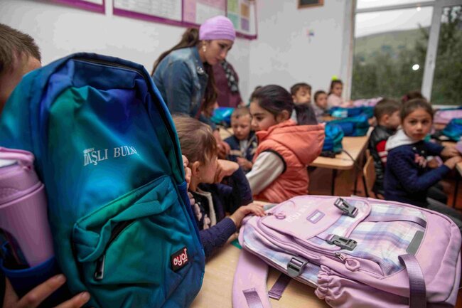 "Daşlı bulaq" kənd məktəblilərini sevindirdi