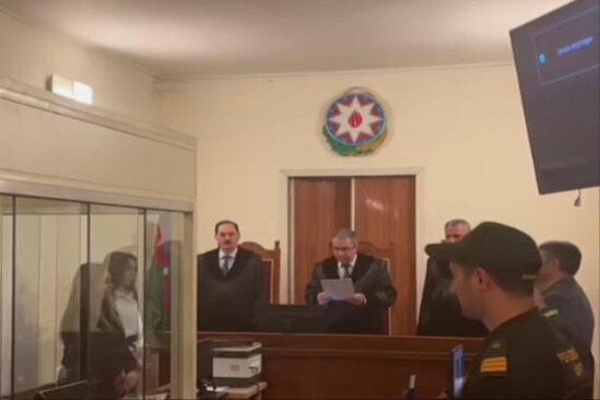 Bakıda evdən 62 min dollar oğurlayanlardan biri azadlığa buraxılıb