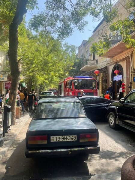 Bakının mərkəzində restoranda yanğın - FOTO